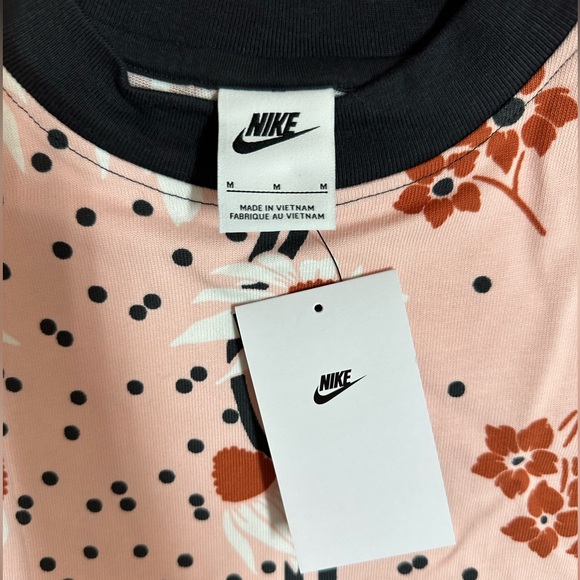 Nike Crop Top - Picture 3 of 4